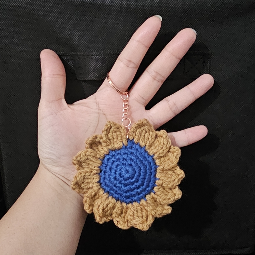Flower Keychain - Picture 2 of 2